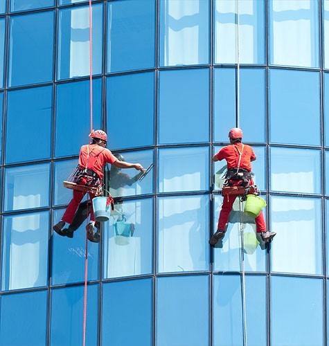 Мытье фасадов промальпинистами в Коломне
